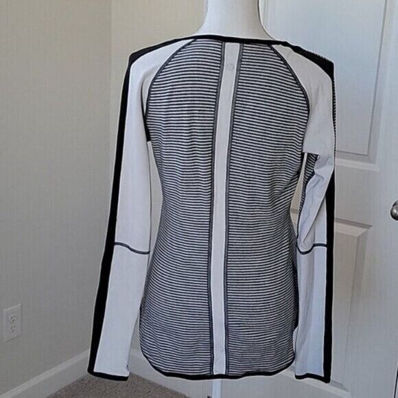 Lululemon Athletica Reversible Long Sleeve Top Black White Stripe Size 8 - Picture 6 of 12